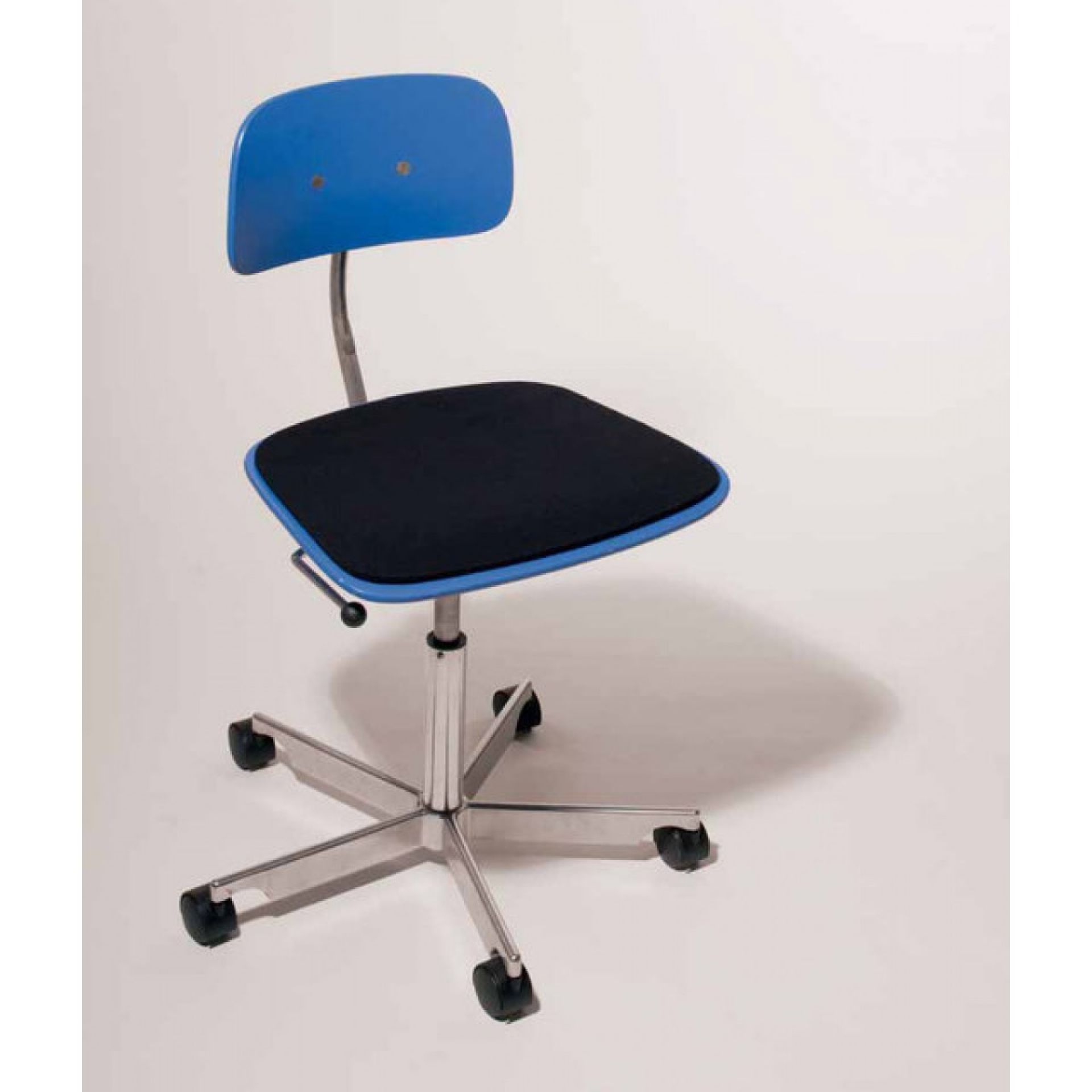 Vintage hotsell kevi chair